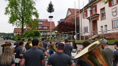22 Maibaumstellen